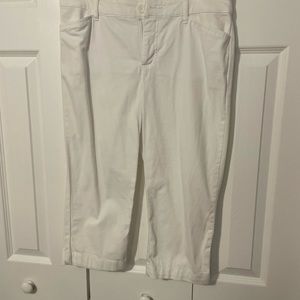 Size 6 ST John’s Bay white capri